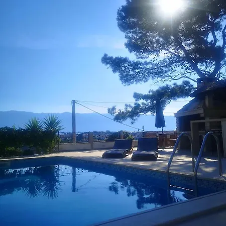 Sky With Stunning View * Selca (Brac)